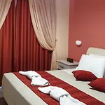 Helen Apartments & Studios